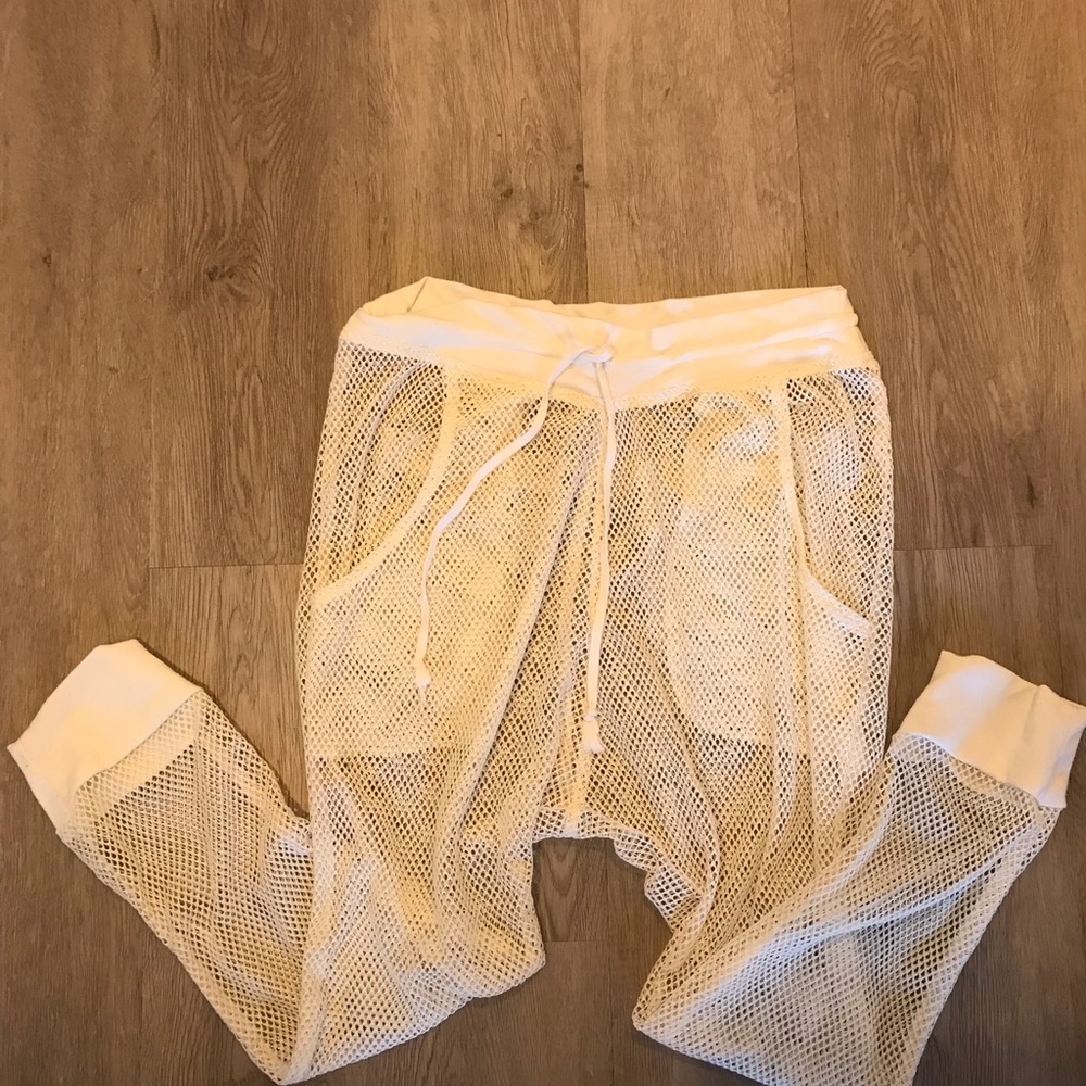 Fish net mesh loggers with drawstring